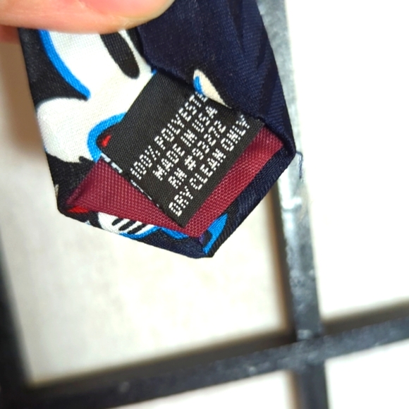 2/20 Vintage Disney Mickey Mouse and Donald Duck tie - Picture 3 of 5